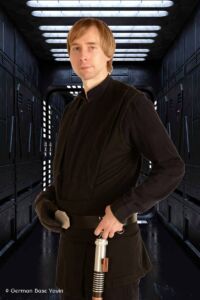 Base Command Officer Karsten aka Thorin Marin als Luke Skywalker