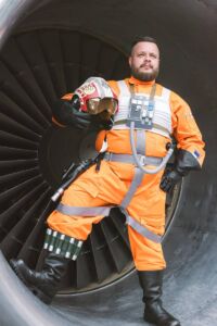 Base Merchandise Officer (BMeO) Tim Keller aka Red6 als Jek Porkins